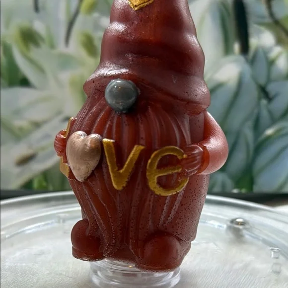 Unique Resin Love Gnome Figurine - Red and Gold - Picture 7 of 9